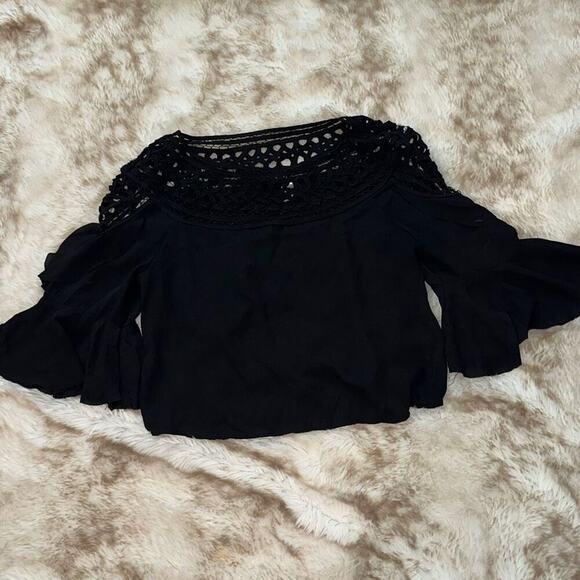 H&M Divided black cropped flutter sleeve blouse | Sz 4 - Picture 2 of 7